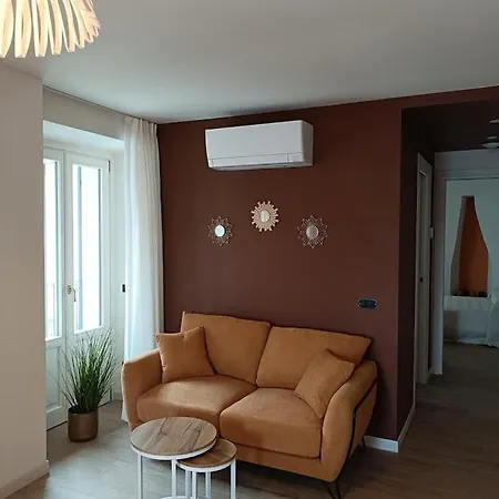 - La Corte Dei Mercanti - Centro Storico Apartamento Stresa