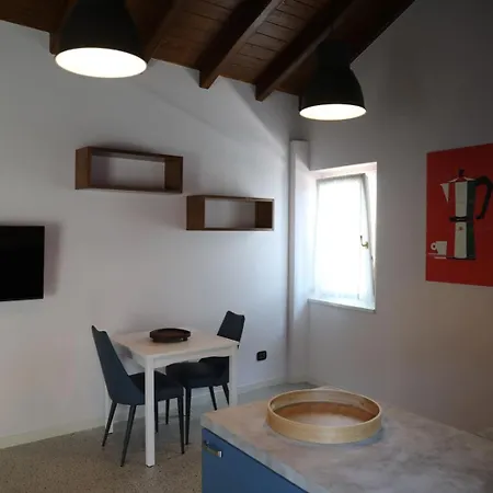 - La Corte Dei Mercanti - Centro Storico Apartamento Stresa