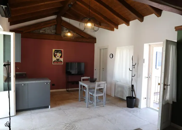 - La Corte Dei Mercanti - Centro Storico * ستريزا